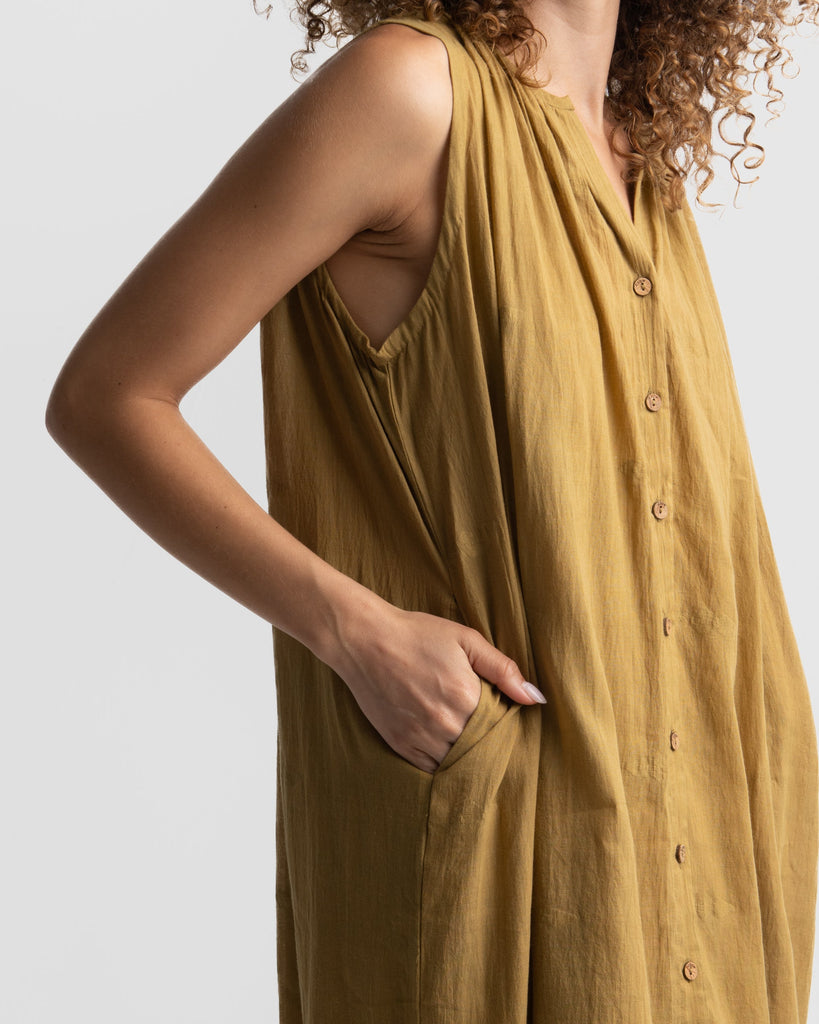 Tan gathered shirt dress, sustainable clothing brands, fashion brands that are sustainable, 100 organic cotton women's clothing, organic cotton clothes online shop, all cotton women's clothing, buy cotton clothes online, all cotton women's clothing, cotton clothing for women, minimalist clothing, modern minimalist clothing