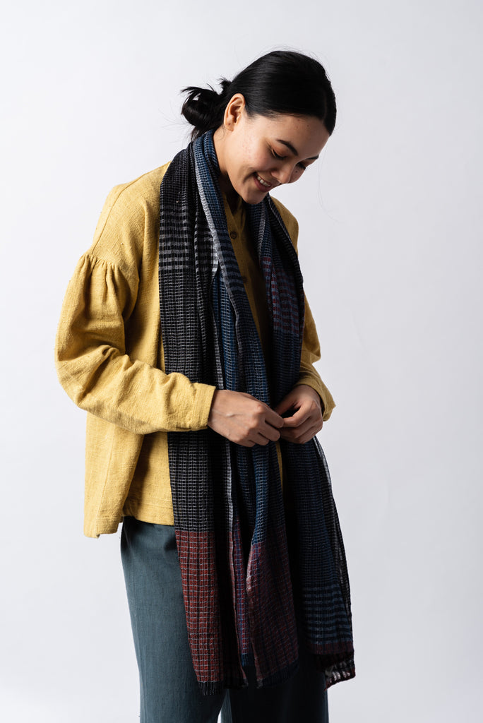 Black checkered handspun stole, eco fashion companies, eco friendly clothing India, organic cotton long sleeve top, organic cotton manufacturers India, gots certified clothing, green cotton women's clothing, women's tops online India, women's clothing online India, minimalist wardrobe, minimalist wardrobe essentials