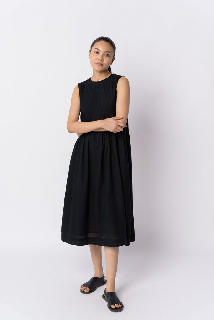 Black cotton minimal dress ,ethical sustainable clothing brands, fashion brands that are sustainable, 100 organic cotton women's clothing, organic cotton clothes online shop, all cotton women's clothing, buy cotton clothes online, all cotton women's clothing, cotton clothing for women, minimalist clothing, modern minimalist clothing 