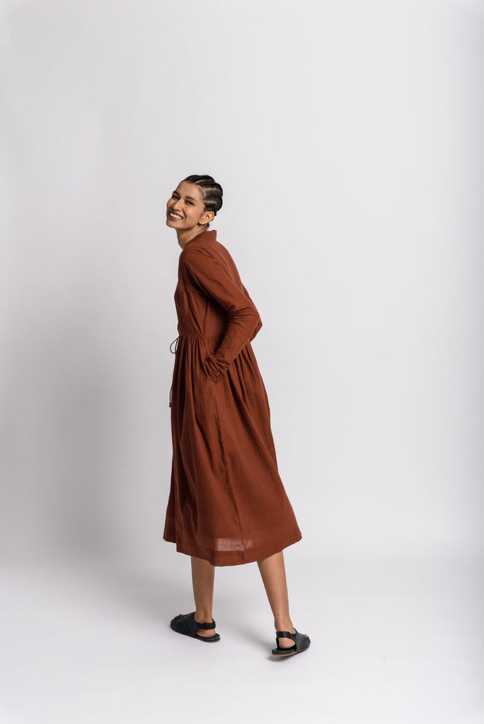 Toasted brown layered dress, best ethical clothing brands India, best sustainable clothing brands, organic cotton wear, organic dresses online, cotton only clothing, cotton only clothing store, women's organic dresses, lightweight cotton women's clothing, clothing brands for minimalists, design minimalist wardrobe