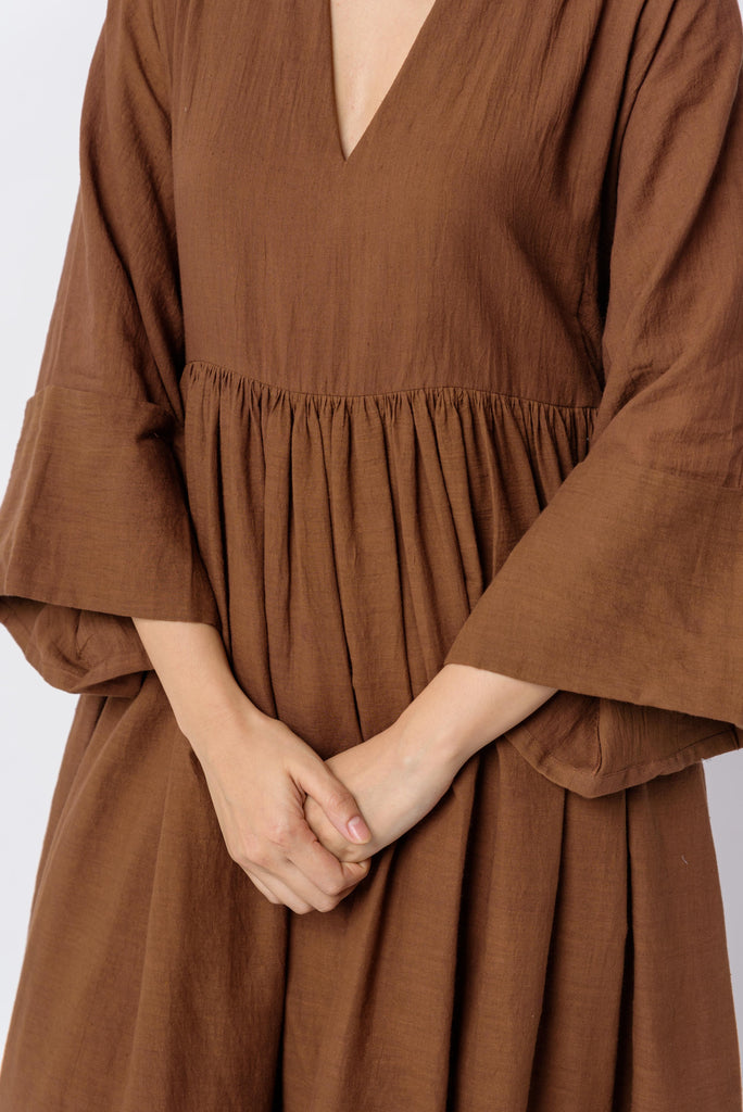 Cocoa brown gathered dress, sustainable fashion brands, sustainable fashion companies, organic women's shirts, 100 organic cotton, 100 percent cotton women's clothing, organic cotton clothes online shop, cotton on clothing for women, cotton on women's, minimalist style women, minimalist wardrobe black