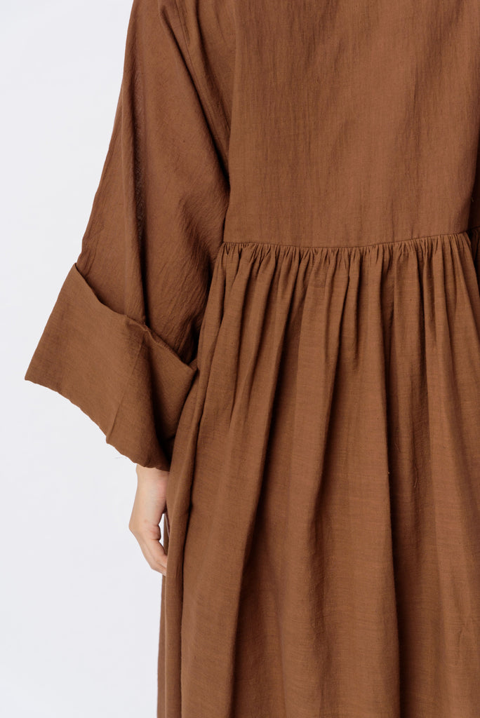 Cocoa brown gathered dress, sustainable fashion brands, sustainable fashion companies, organic women's shirts, 100 organic cotton, 100 percent cotton women's clothing, organic cotton clothes online shop, cotton on clothing for women, cotton on women's, minimalist style women, minimalist wardrobe black