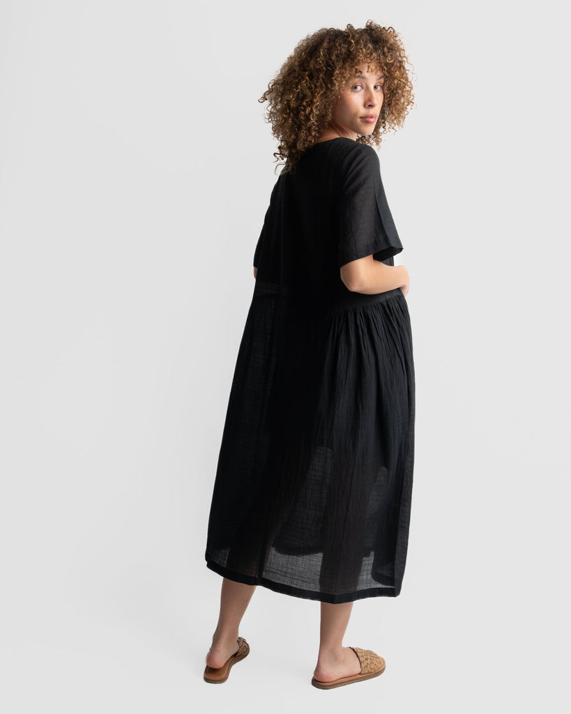 Everyday black dress, small sustainable clothing brands, sustainable clothing brands, pure organic cotton clothing, where to buy organic cotton clothes, all cotton women's clothing, cotton clothes online, 100 cotton women's clothing, soft cotton clothes for women's, minimalist clothing women, minimalist store clothes